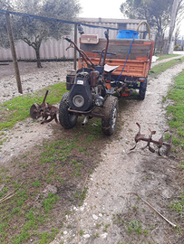 Trattore motoagricola