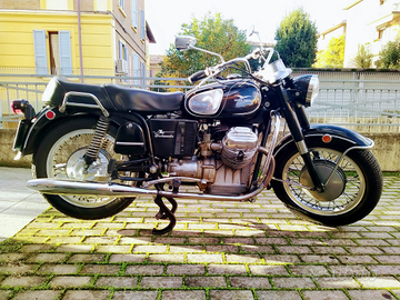 Moto Guzzi V7 750 Ambassador