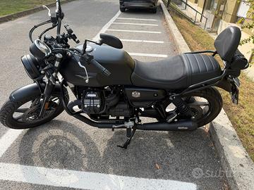 Moto guzzi V7 stone