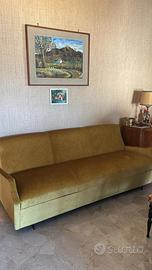 Divano letto e due poltrone