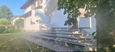 Villa di 280 m² con più di 5 locali e box auto dop