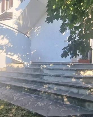 Villa di 280 m² con più di 5 locali e box auto dop