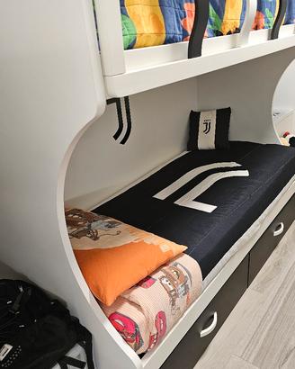 Letto a castello con cassettiere