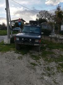 Disponibili ricambi Land Rover Discovery I .