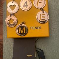 Charmes Fendi in metallo dorato €45 cadauno
