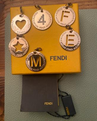 Charmes Fendi in metallo dorato €45 cadauno
