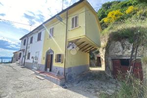 CASA INDIPENDENTE A MONTEFIASCONE