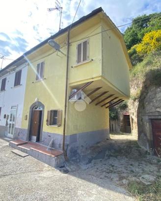 CASA INDIPENDENTE A MONTEFIASCONE