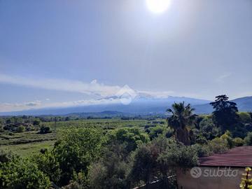 2 LOCALI A GIARDINI NAXOS