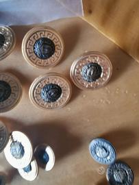 Versace vintage bottoni