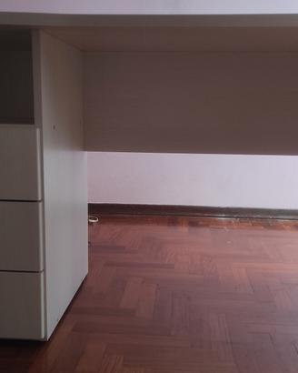 Scrivania -ritiro a mano Torino