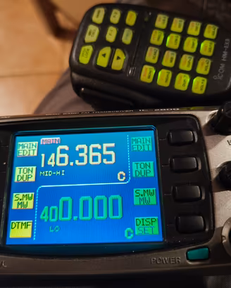 ricetrasmettitore  Veicolare Icom IC-2800