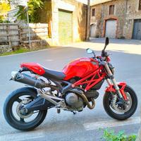 Ducati Monster 696 +