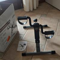 Atrezzo bicicletta mani e piedi