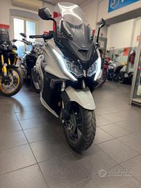 Kymco AK 550