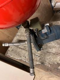 Pompa acqua 220 V completa di attacchi e manicotti