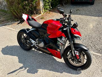 Ducati Streetfighter V2 955 RED