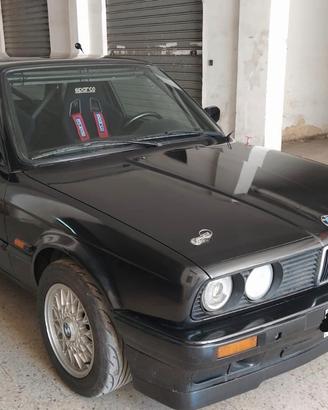 BMW 318 IS