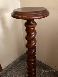 Colonna in legno porta vaso