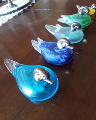 soprammobili in vetro colorato e argento