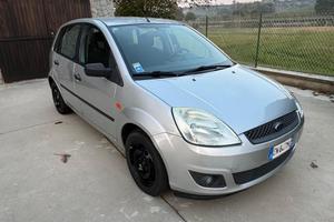 Ford fiesta 2004