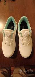 scarpa da golf con sistema Boe