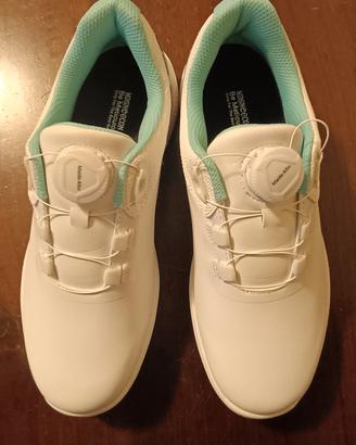 scarpa da golf con sistema Boe