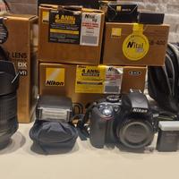 NIKON D3300 2 Obiettivi 2 Batterie Flash e Altro 