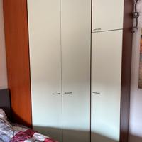 Armadio angolare / Cabina armadio in legno