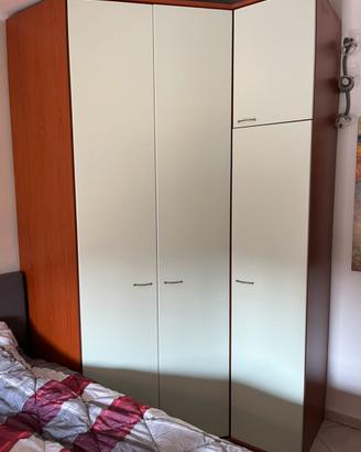 Armadio angolare / Cabina armadio in legno