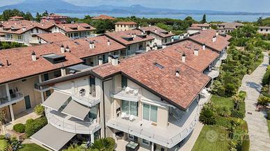 Appartamento di 345 m² con più di 5 locali e box a