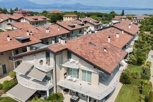 Appartamento di 345 m² con più di 5 locali e box a