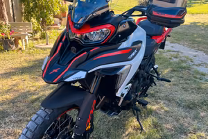 Moto Benelli trk 702x