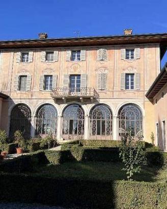 Immobile in asta di 1433 m² con più di 5 locali e 