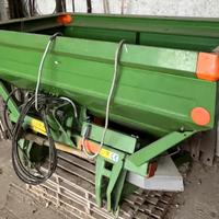 Spandiconcime Amazone