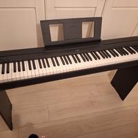 pianoforte Yamaha P-45, mobile e supporto