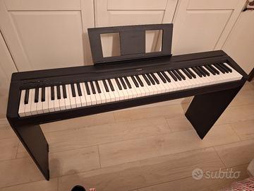 pianoforte Yamaha P-45, mobile e supporto