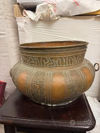 Antico vaso in rame e ottone arte orientale