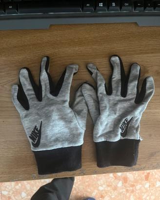 guanti nike