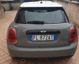 Mini COOPER D 5 porte