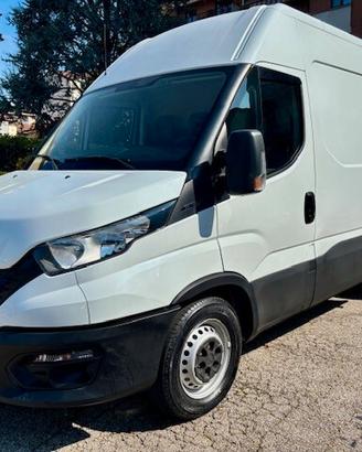 IVECO DAILY 35 S12 L2 H2 (SOLO 37.000 km)