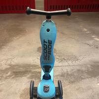 Monopattino regolabile utilizzabili anche a seduta