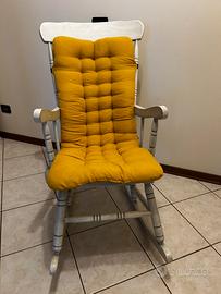 Sedia a dondolo stile shabby