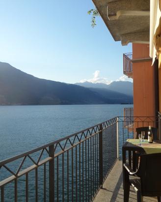 Bilocale sul lago