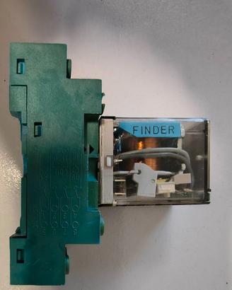 Lotto Relè Industriali Finder 55.34 (con zoccolo)