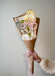 Mazzo di fiori in tricotin