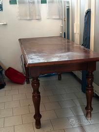 Tavolo in legno