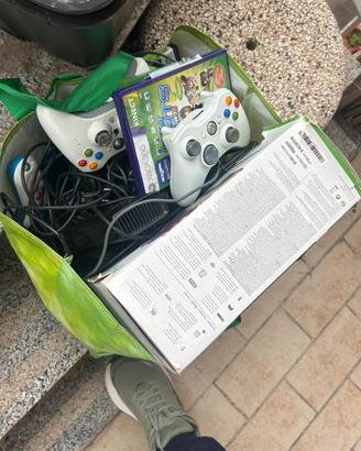 xbox 360 + kinect + telecomandi domande