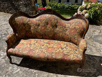 Divanetto in stile