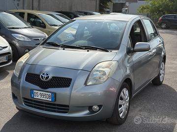 Toyota Yaris 1.3 5 porte Sol